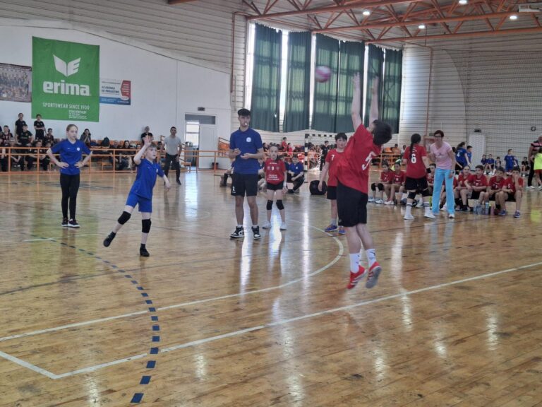 🤾🏼‍♂️Minihandbal mixt🤾🏻‍♀️ Et. Județeană 30.04.2025 /  Liceul cu Program Sportiv, Bistrița  Campion în școală  – Învățământ  primar